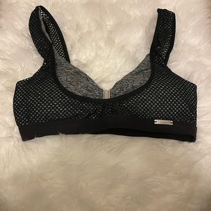 Bombshell Sportswear Vibe Sports Bra in Carbon Black